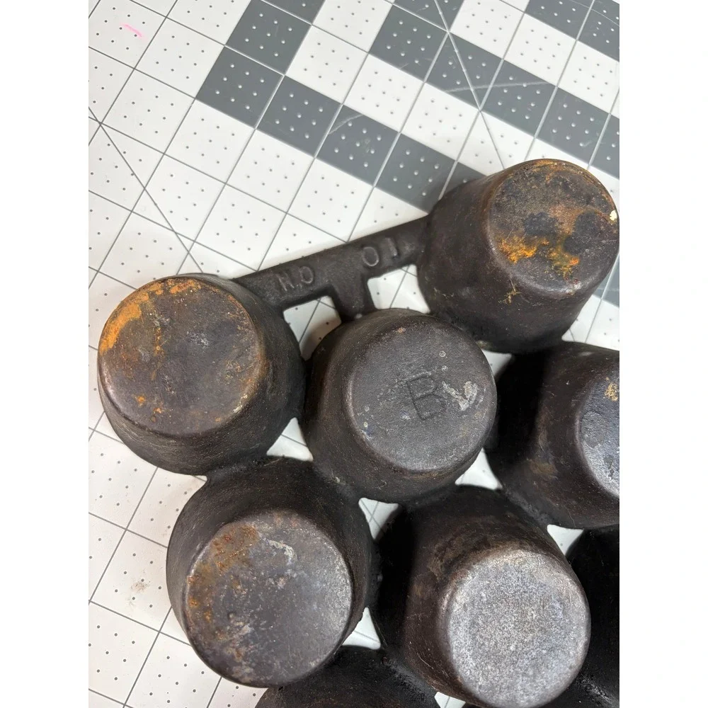 Vintage Cast Iron Popover Muffin Biscuit Pan 11 Cup No 01 B